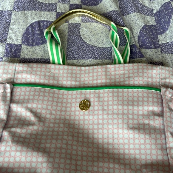 Lilly Pulitzer Handbags - Lilly Pulitzer nearly new tennis bag